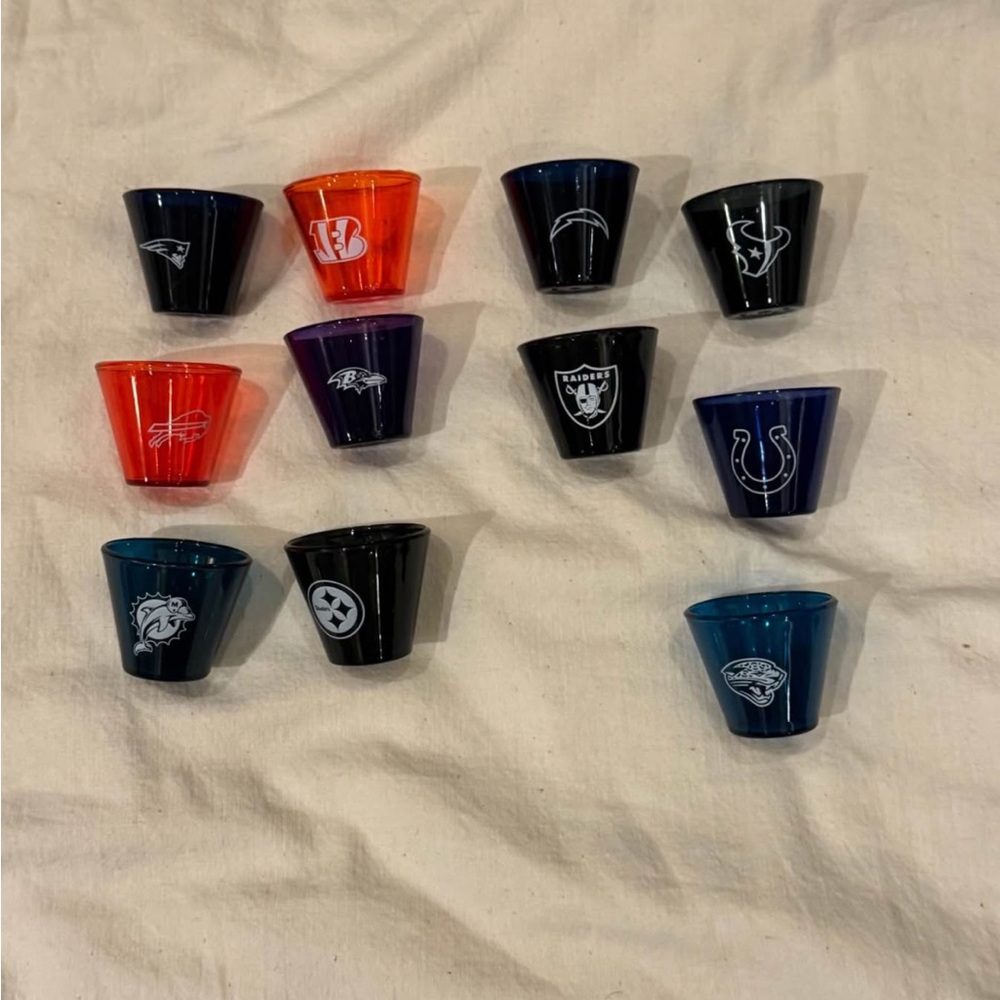 “Gumball” machine NFL mini cups (2 sets) - Picture 5 of 6